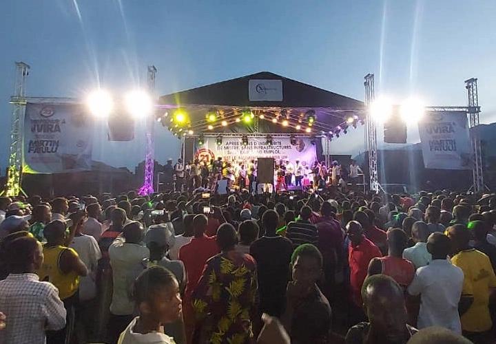 Line array pa LA-2122P in Congo